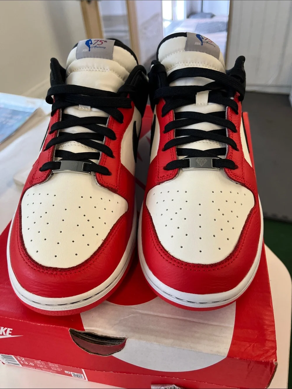 Nike Dunk Low retro Chicago Bulls Low-Top Sneakers - White/Red/Black 75th ann